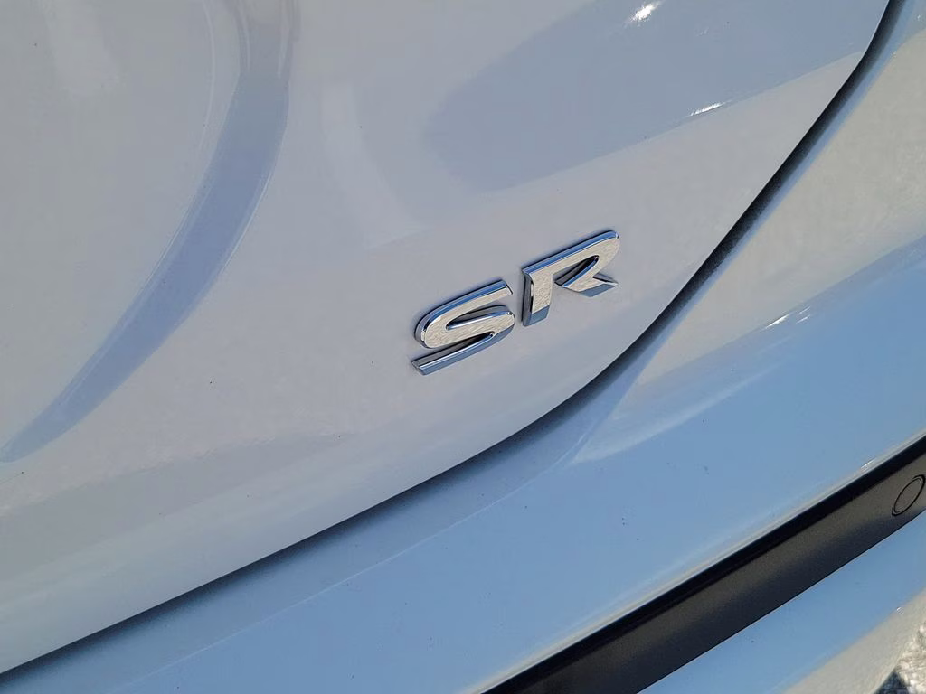 2024 Aspen White Tricoat Nissan Kicks SR FWD SUV