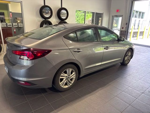 2020 Machine Gray Hyundai Elantra SEL FWD Sedan