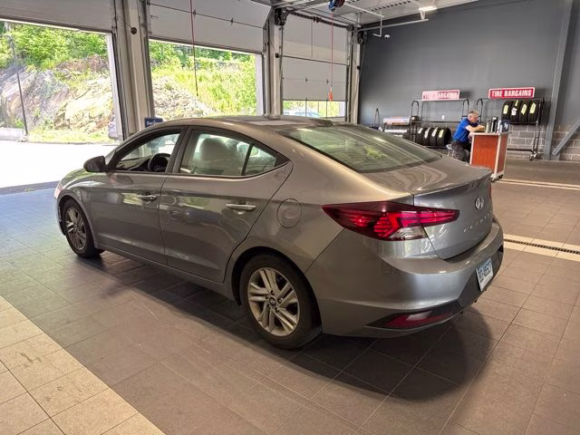 2020 Machine Gray Hyundai Elantra SEL FWD Sedan