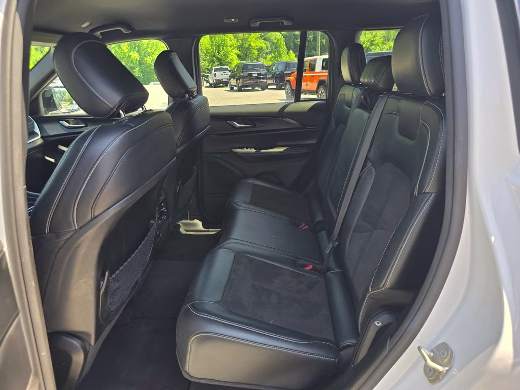 2023 Bright White Clearcoat Jeep Grand Cherokee Altitude X 4X4 SUV
