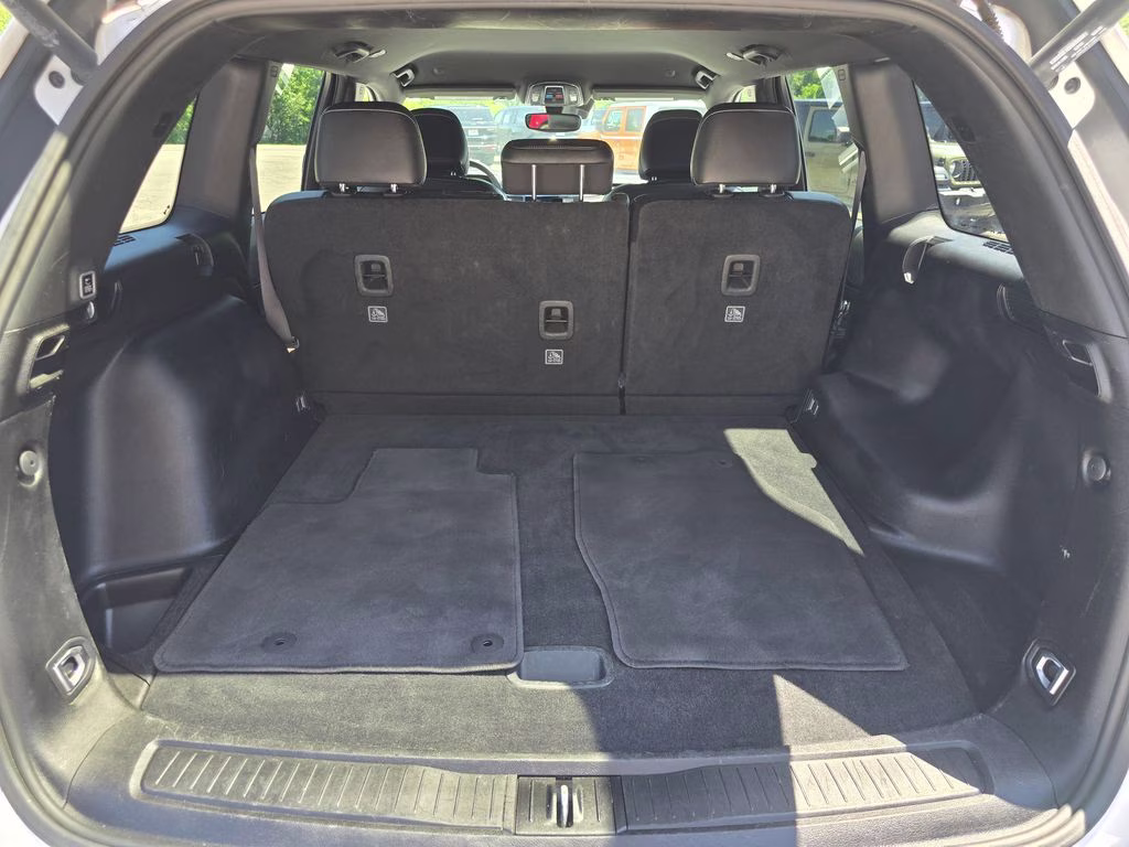 2023 Bright White Clearcoat Jeep Grand Cherokee Altitude X 4X4 SUV
