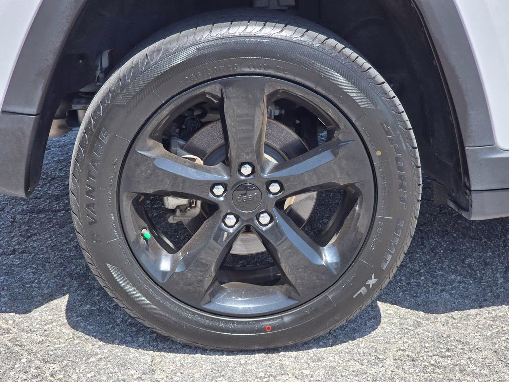 2023 Bright White Clearcoat Jeep Grand Cherokee Altitude X 4X4 SUV