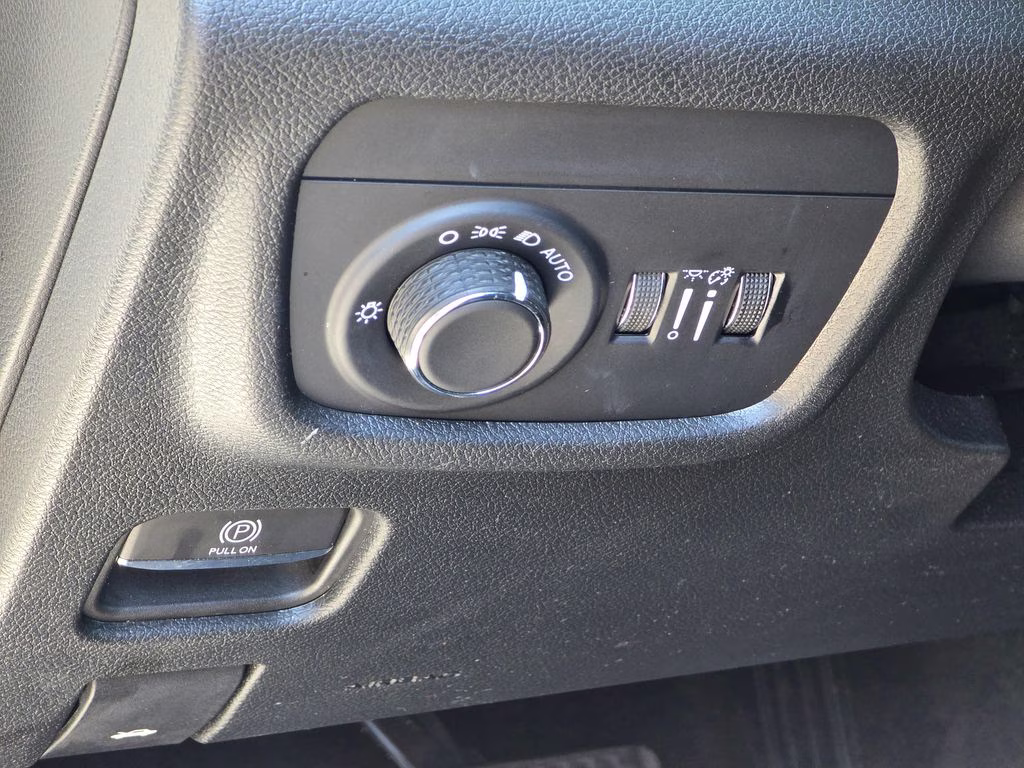 2023 Bright White Clearcoat Jeep Grand Cherokee Altitude X 4X4 SUV