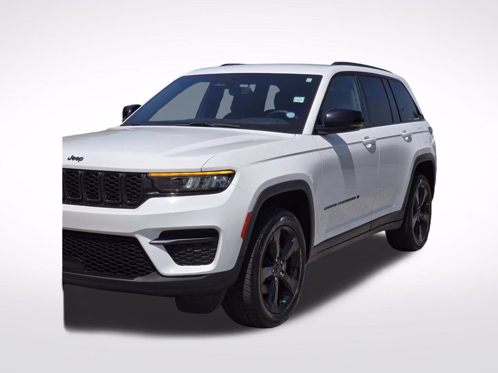 2023 Bright White Clearcoat Jeep Grand Cherokee Altitude X 4X4 SUV