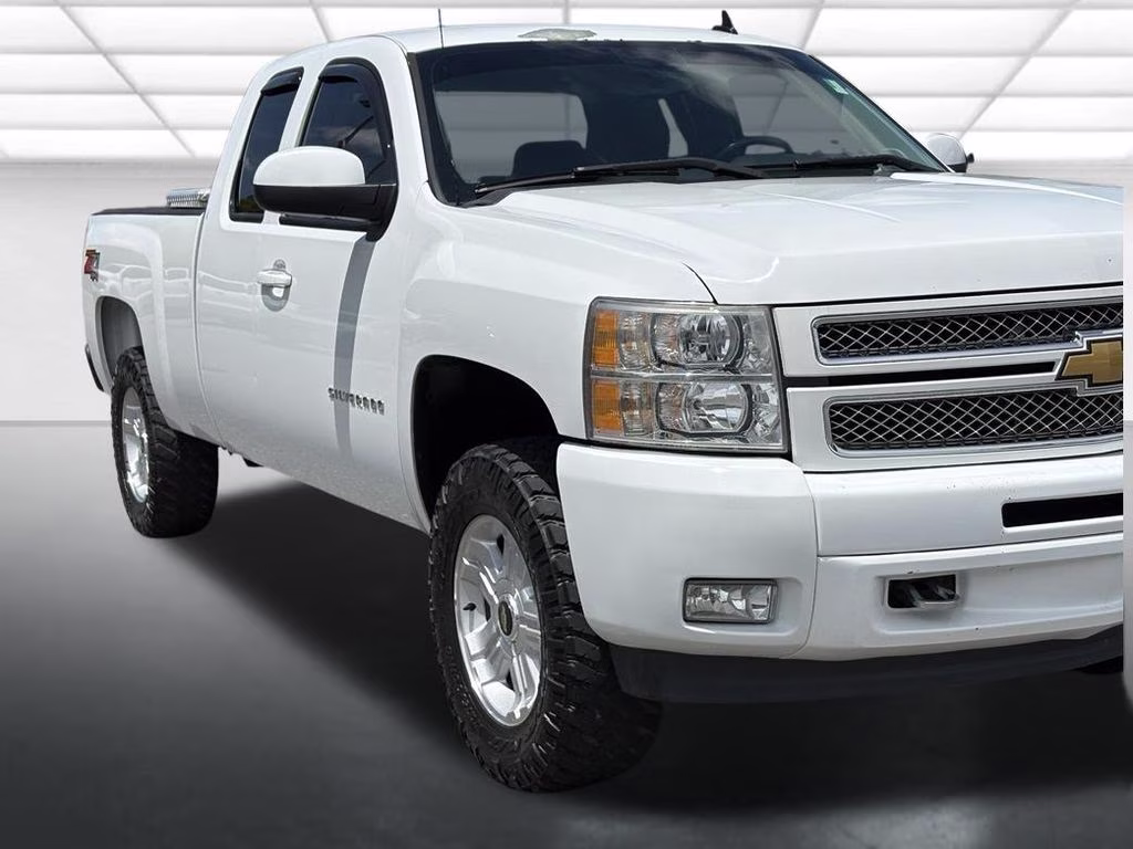 2013 Summit White Chevrolet Silverado 1500 LT 4X4 Truck