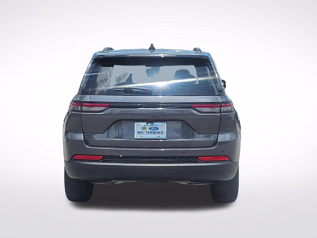 2024 Baltic Gray Metallic Clearcoat Jeep Grand Cherokee Altitude RWD SUV