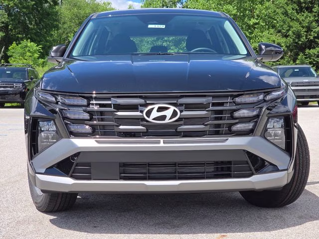 2026 Phantom Black Hyundai Tucson SE FWD SUV