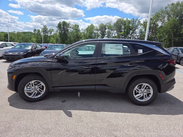 2026 Phantom Black Hyundai Tucson SE FWD SUV