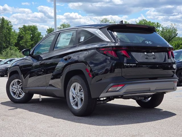 2026 Phantom Black Hyundai Tucson SE FWD SUV