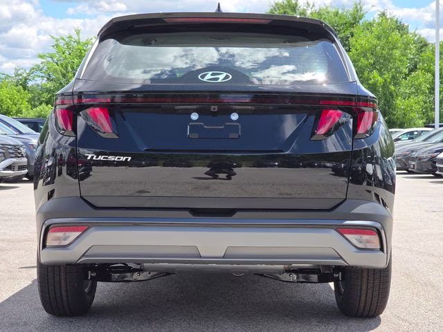 2026 Phantom Black Hyundai Tucson SE FWD SUV