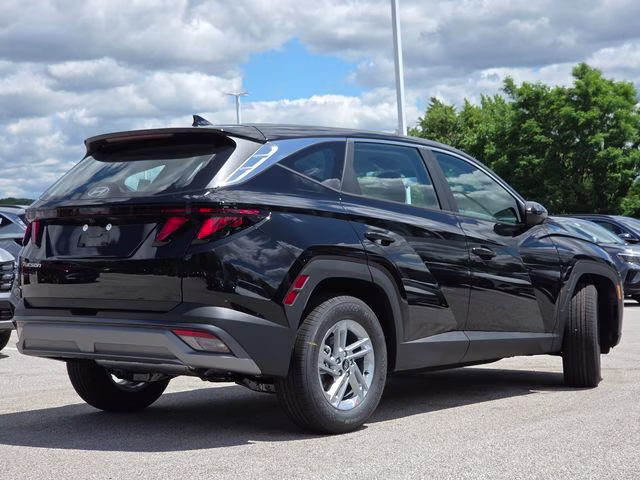 2026 Phantom Black Hyundai Tucson SE FWD SUV