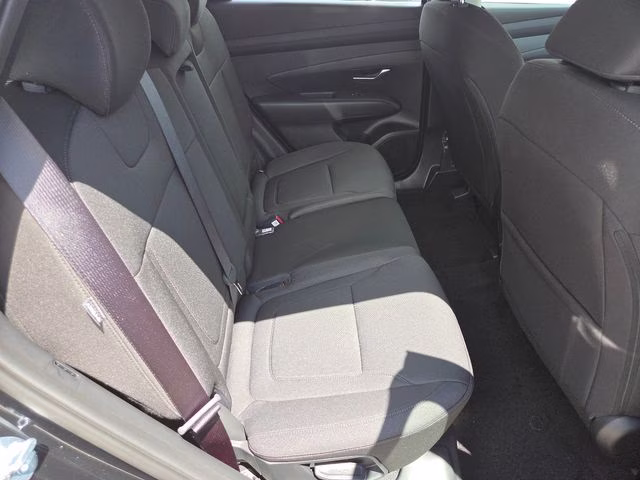 2026 Phantom Black Hyundai Tucson SE FWD SUV