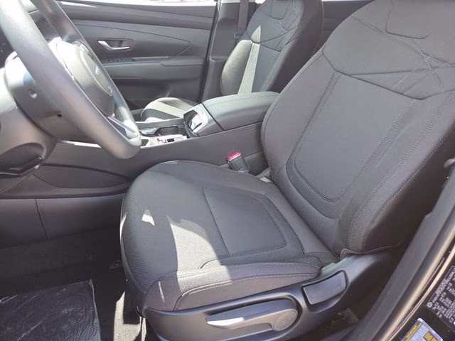 2026 Phantom Black Hyundai Tucson SE FWD SUV