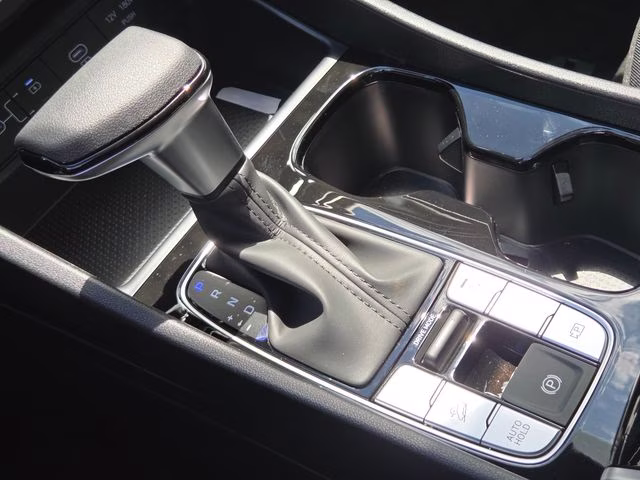 2026 Phantom Black Hyundai Tucson SE FWD SUV