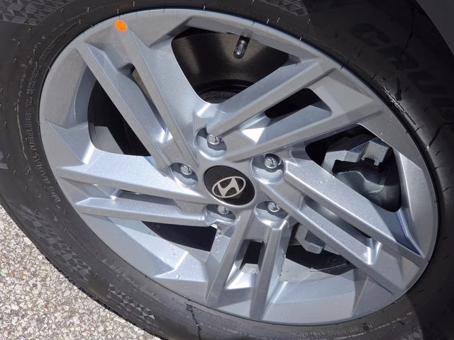 2026 Phantom Black Hyundai Tucson SE FWD SUV