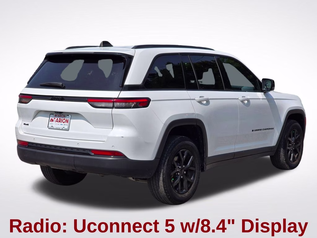 2024 Bright White Clearcoat Jeep Grand Cherokee Altitude 4X4 SUV