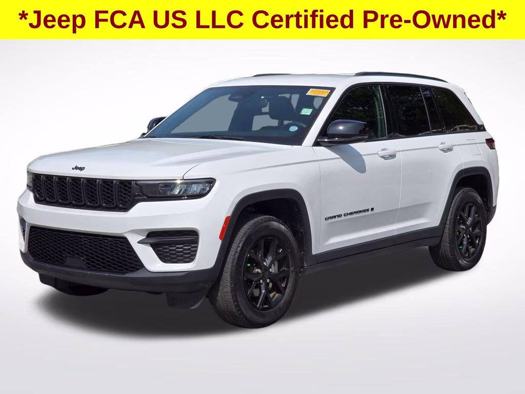 2024 Bright White Clearcoat Jeep Grand Cherokee Altitude 4X4 SUV