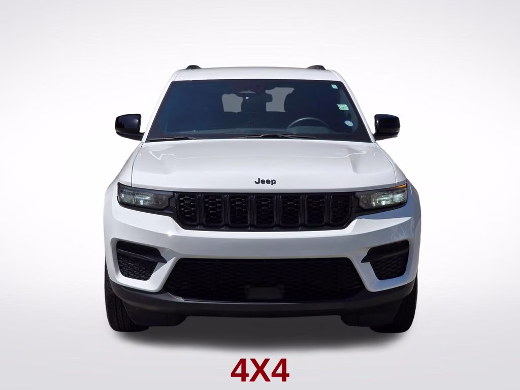 2023 Bright White Clearcoat Jeep Grand Cherokee Altitude X 4X4 SUV
