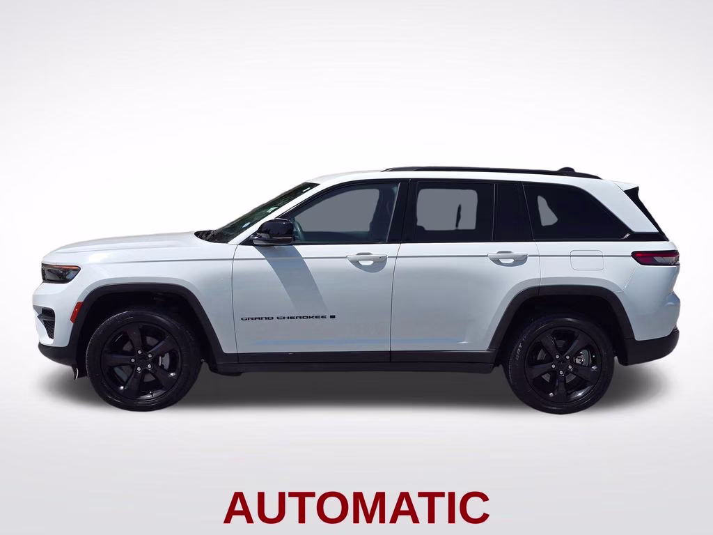 2023 Bright White Clearcoat Jeep Grand Cherokee Altitude X 4X4 SUV