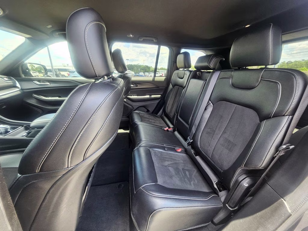 2024 Baltic Gray Metallic Clearcoat Jeep Grand Cherokee Altitude RWD SUV