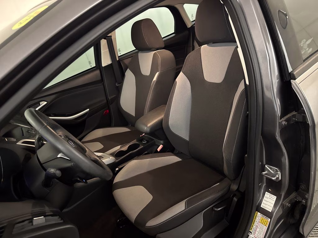 2012 Sterling Gray Metallic Ford Focus SE FWD Hatchback