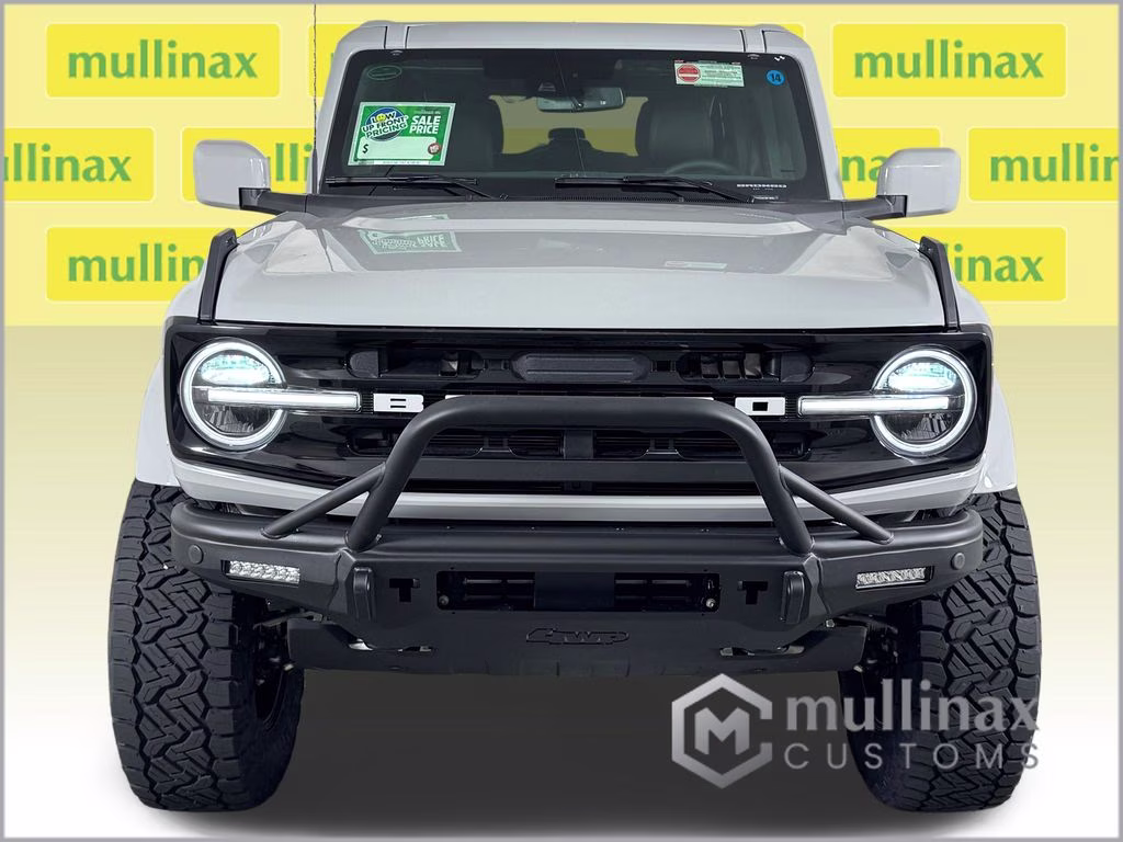 2026 Avalanche Gray Ford Bronco Outer Banks 4X4 SUV