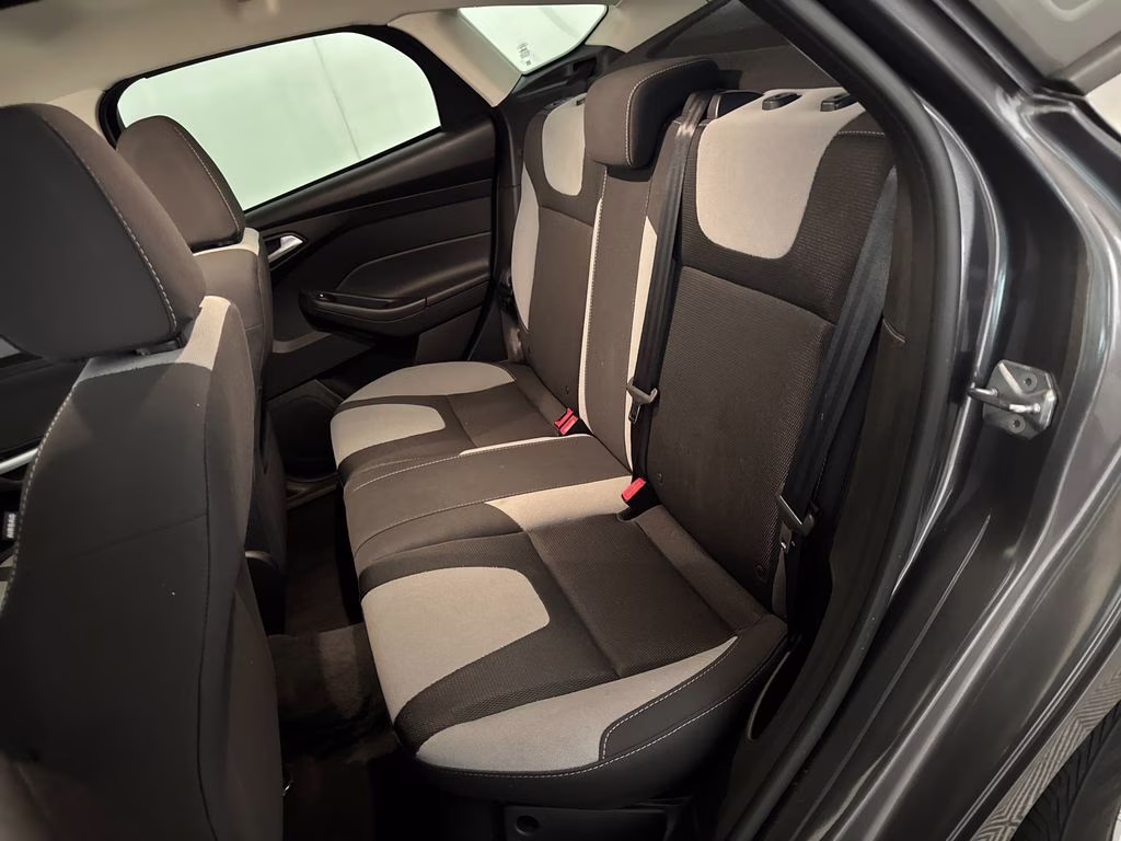 2012 Sterling Gray Metallic Ford Focus SE FWD Hatchback