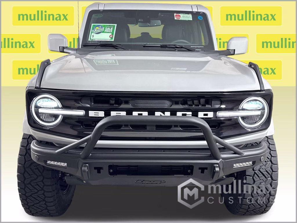 2026 Avalanche Gray Ford Bronco Outer Banks 4X4 SUV