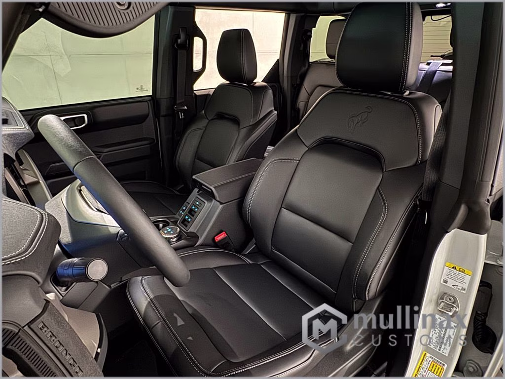 2026 Avalanche Gray Ford Bronco Outer Banks 4X4 SUV