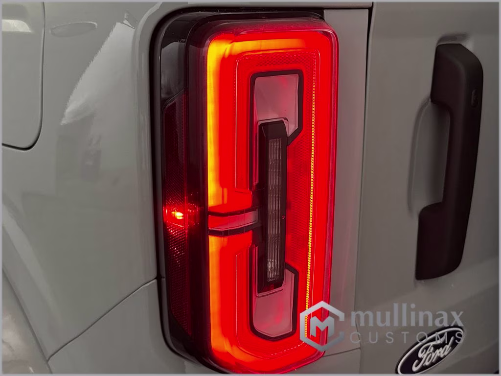2026 Avalanche Gray Ford Bronco Outer Banks 4X4 SUV