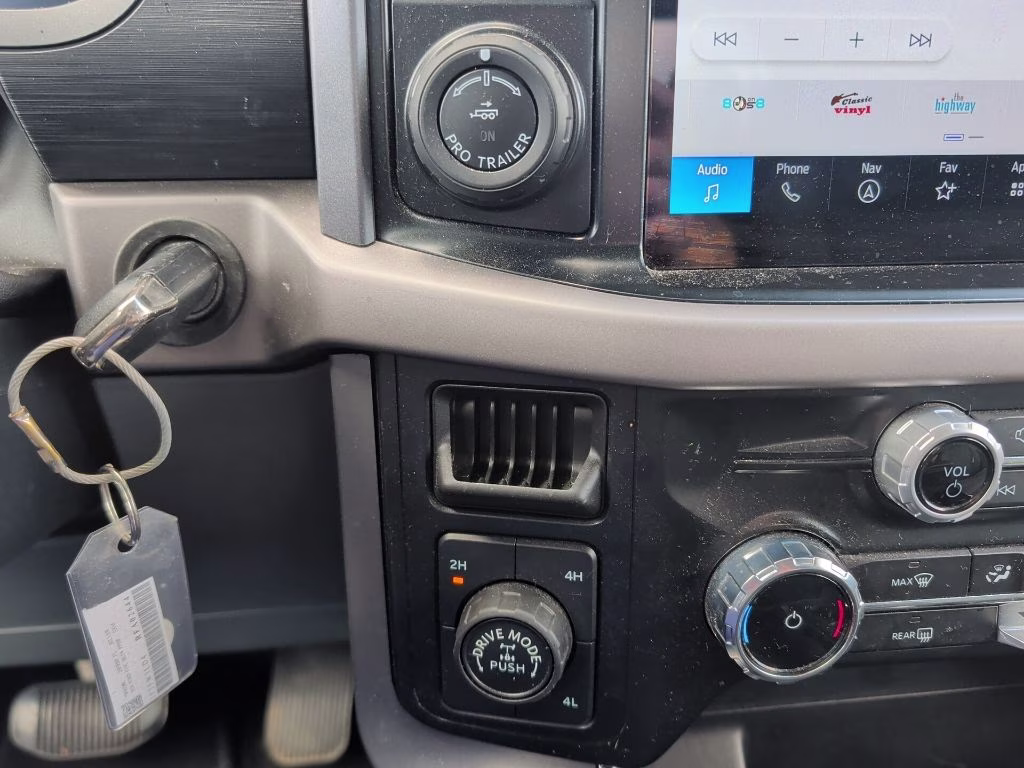 2024 Iconic Silver Metallic Ford F-150 XLT 4X4 Truck