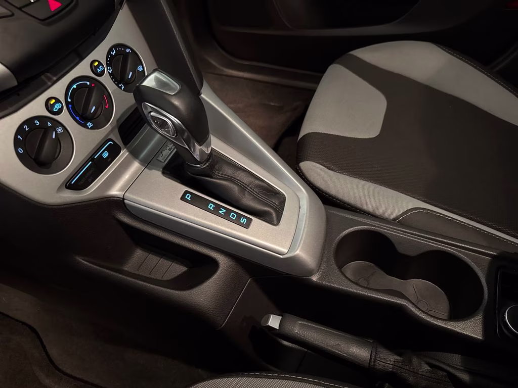 2012 Sterling Gray Metallic Ford Focus SE FWD Hatchback