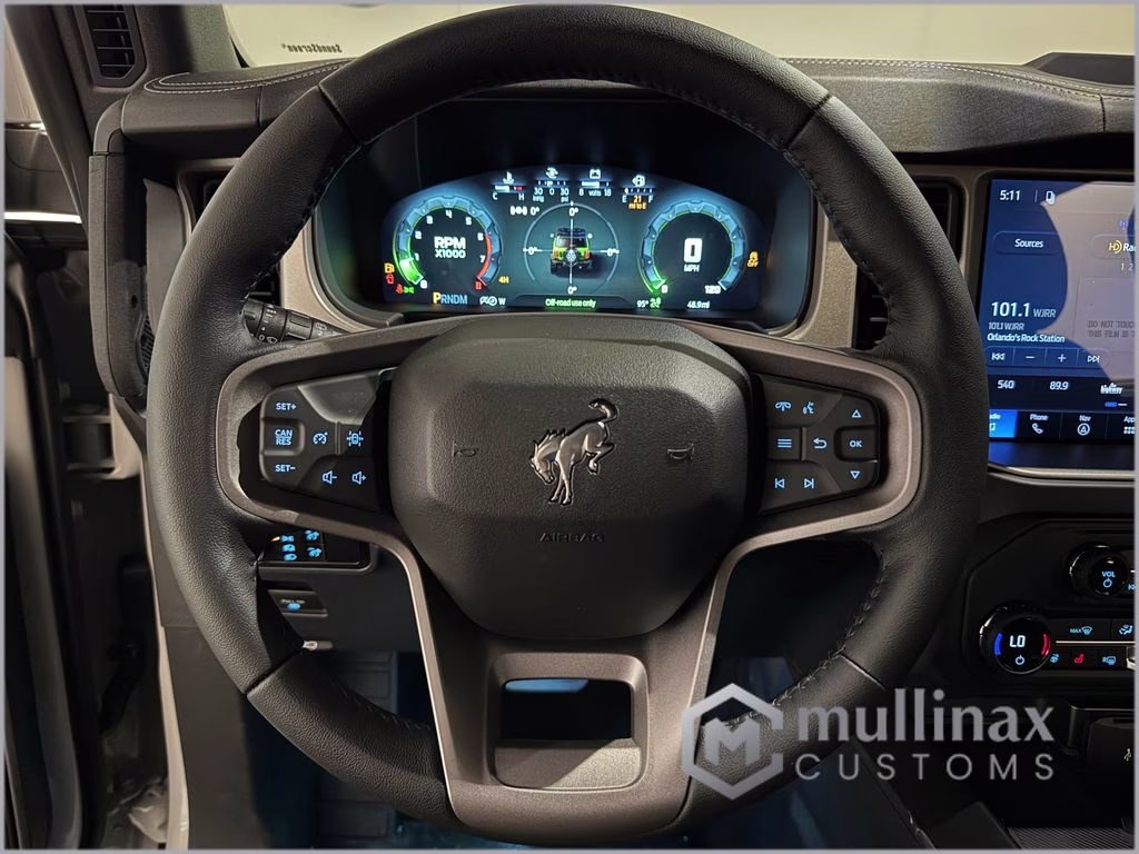 2026 Avalanche Gray Ford Bronco Outer Banks 4X4 SUV