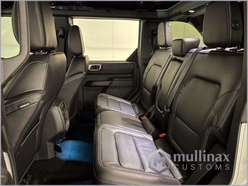 2026 Avalanche Gray Ford Bronco Outer Banks 4X4 SUV