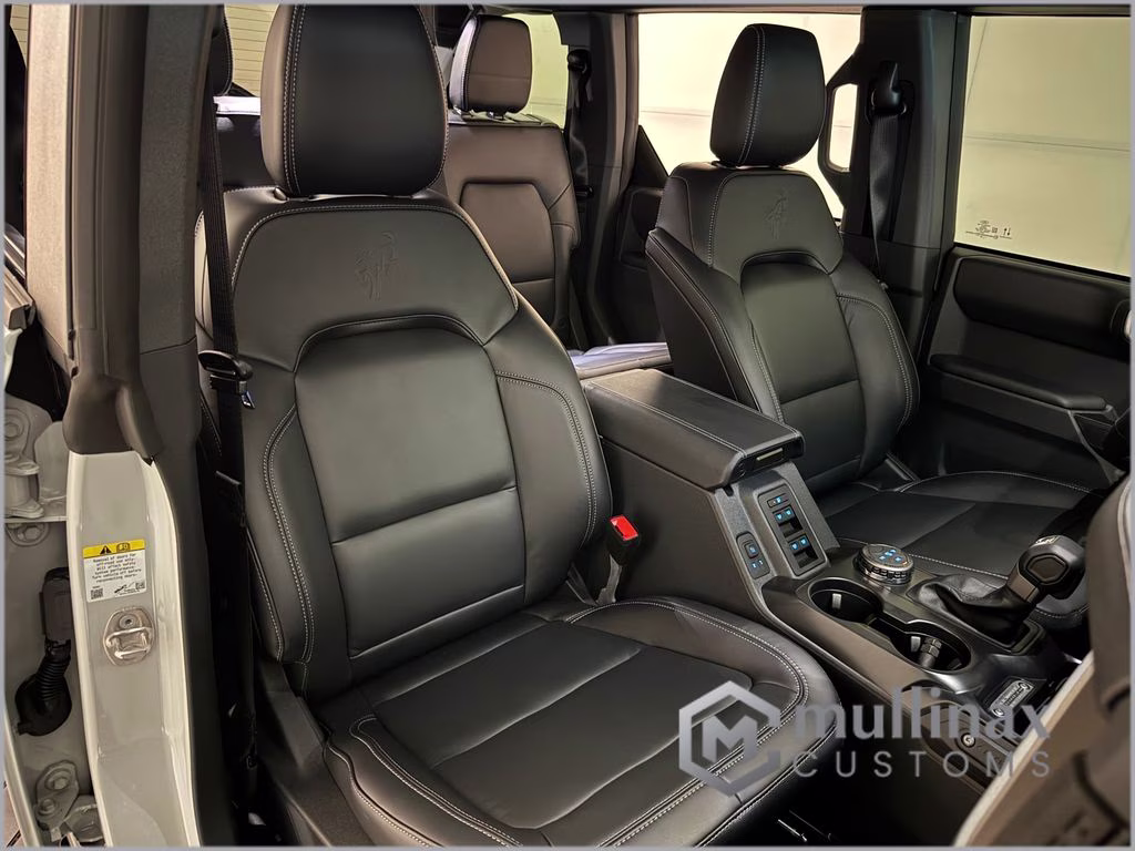 2026 Avalanche Gray Ford Bronco Outer Banks 4X4 SUV
