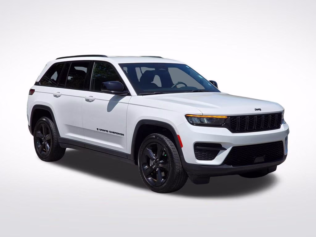 2023 Bright White Clearcoat Jeep Grand Cherokee Altitude X 4X4 SUV