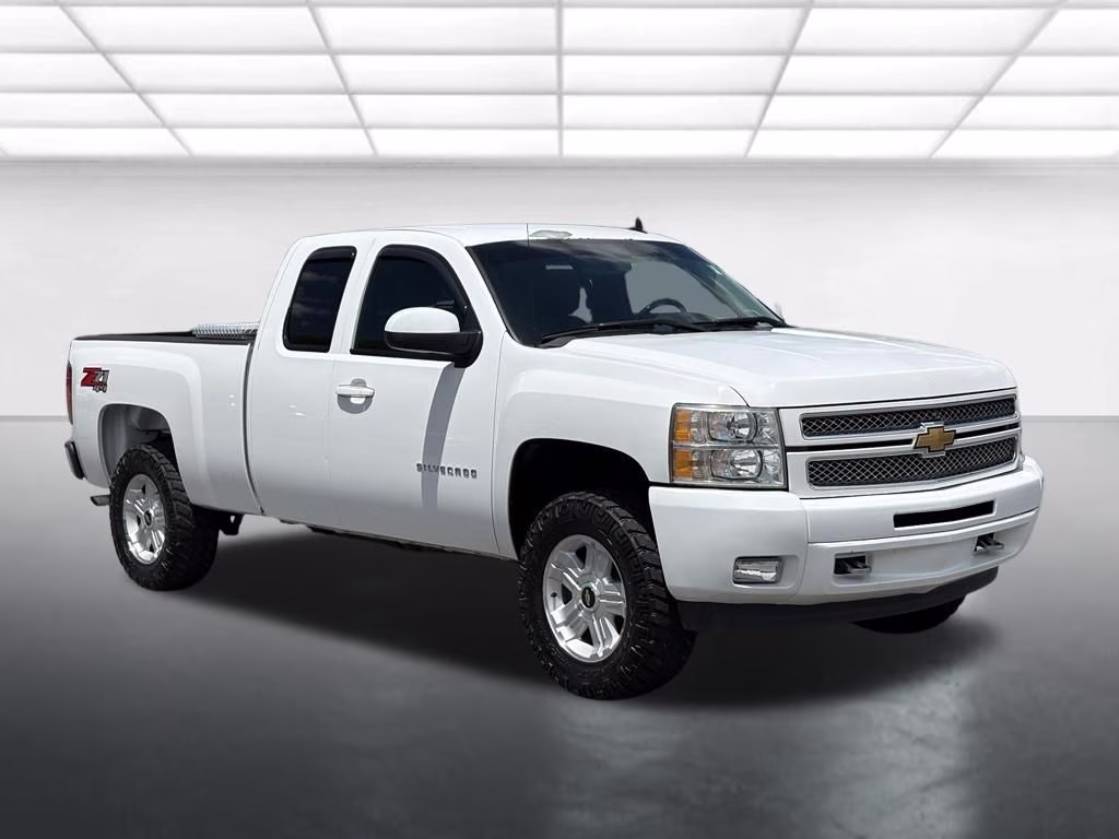 2013 Summit White Chevrolet Silverado 1500 LT 4X4 Truck