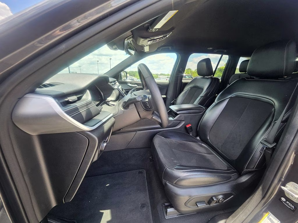 2024 Baltic Gray Metallic Clearcoat Jeep Grand Cherokee Altitude RWD SUV