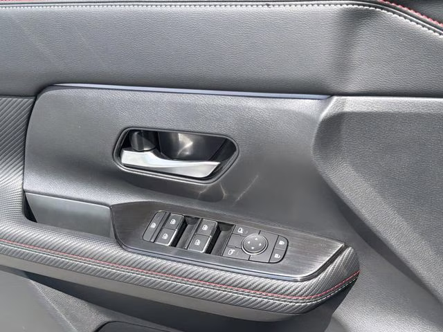 2026 Super Black Nissan Kicks SR FWD SUV