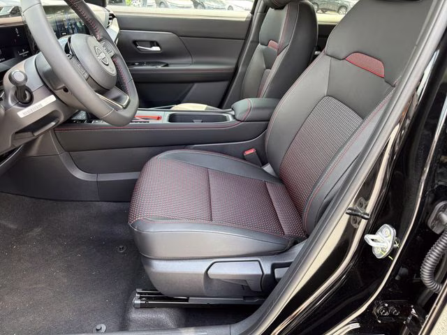 2026 Super Black Nissan Kicks SR FWD SUV