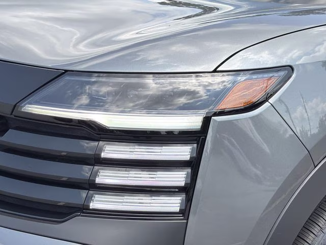 2026 Gun Metallic/Scarlet Ember Tintcoat Nissan Kicks SR FWD SUV
