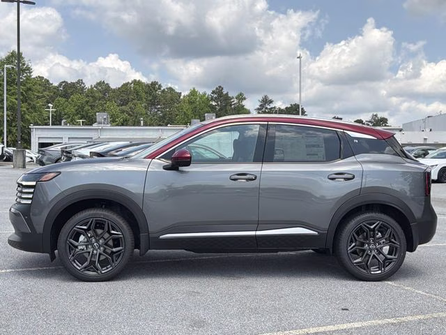 2026 Gun Metallic/Scarlet Ember Tintcoat Nissan Kicks SR FWD SUV