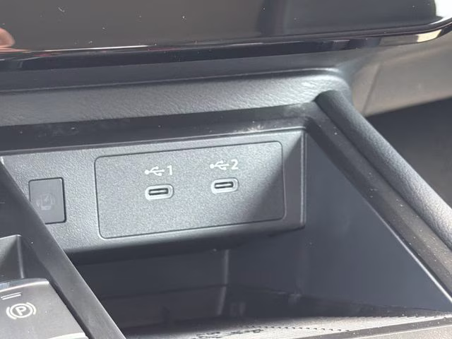 2026 Gun Metallic/Scarlet Ember Tintcoat Nissan Kicks SR FWD SUV