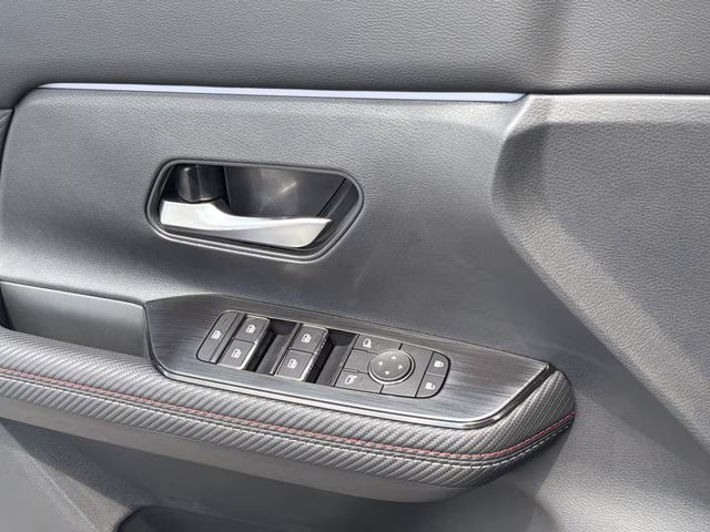 2026 Gun Metallic/Scarlet Ember Tintcoat Nissan Kicks SR FWD SUV