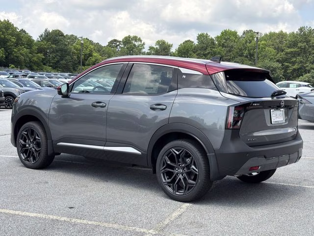 2026 Gun Metallic/Scarlet Ember Tintcoat Nissan Kicks SR FWD SUV
