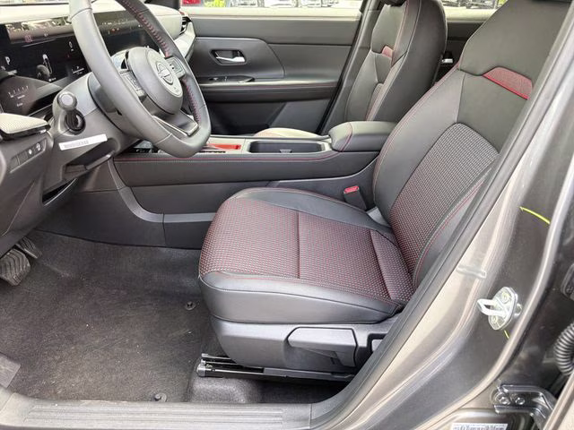 2026 Gun Metallic/Scarlet Ember Tintcoat Nissan Kicks SR FWD SUV