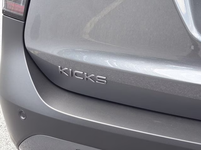 2026 Gun Metallic/Scarlet Ember Tintcoat Nissan Kicks SR FWD SUV