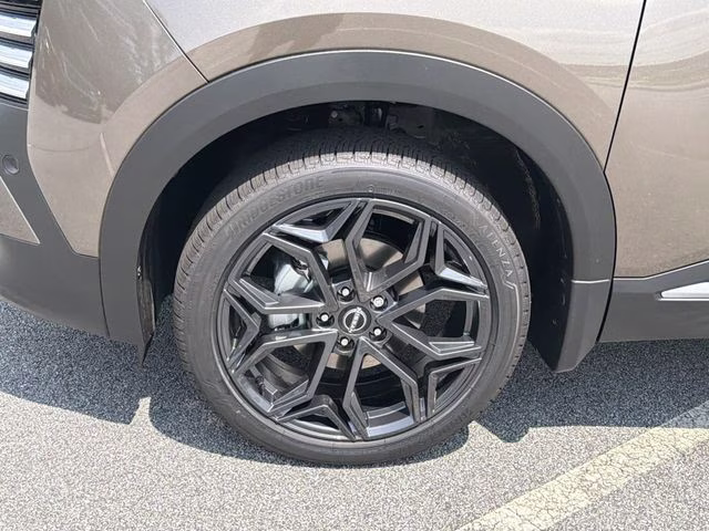 2026 Canyon Bronze Metallic Nissan Kicks SR AWD SUV