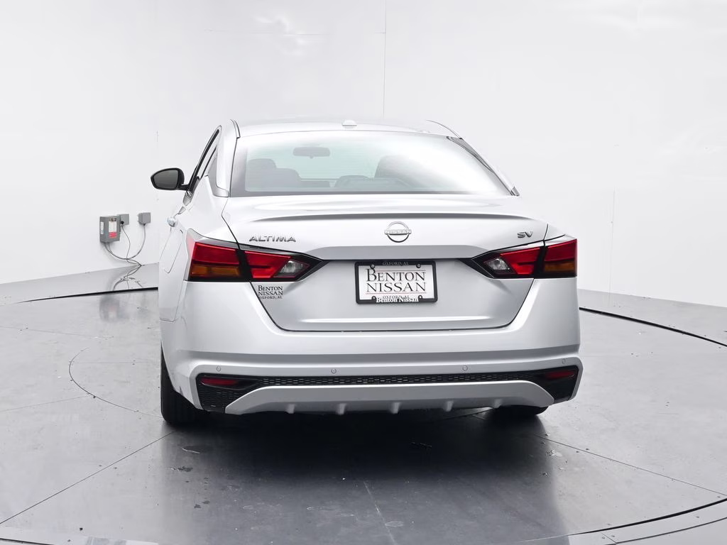 2024 Brilliant Silver Metallic Nissan Altima 2.5 SV FWD Sedan