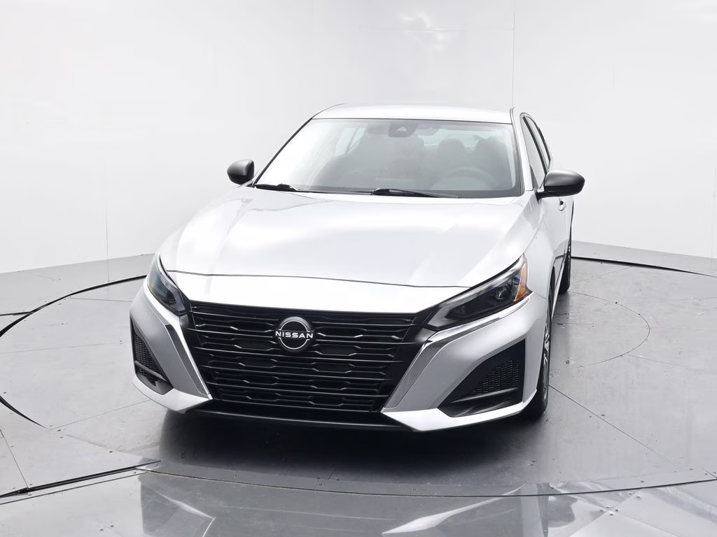2024 Brilliant Silver Metallic Nissan Altima 2.5 SV FWD Sedan